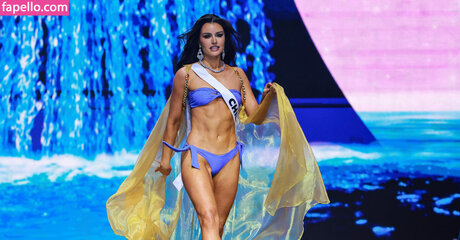 Emilia Dides sexy heiße galerien