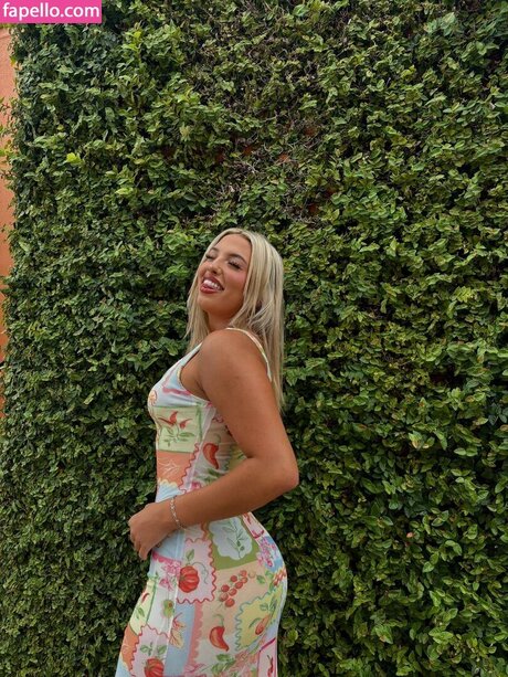 Cloud ASMR schauspielerin nackt bild