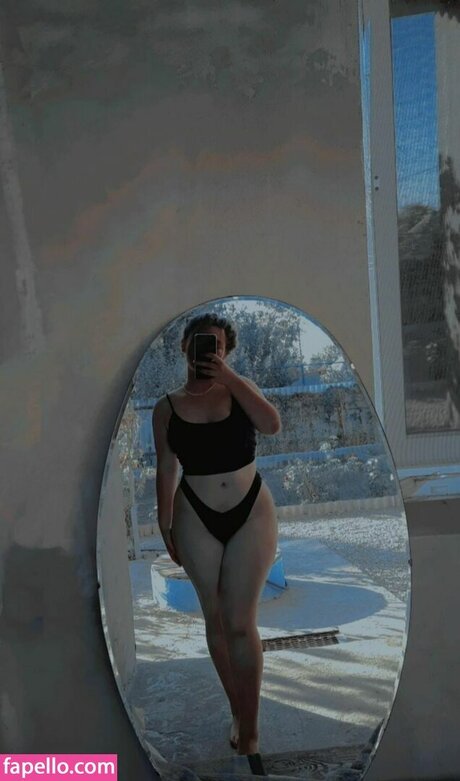 Evvoxi hübsche nacktheit bild