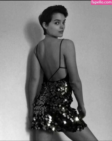 Brianna Hildebrand sexy nackt galerie