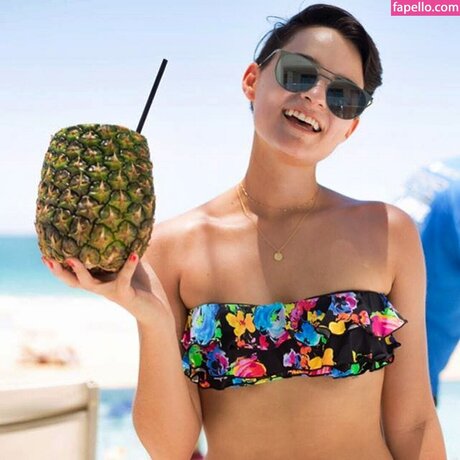 Brianna Hildebrand kunst perfekte archiv