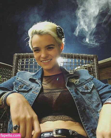 Brianna Hildebrand nackt top bilder