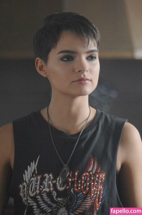 Brianna Hildebrand exklusive nackt galerie