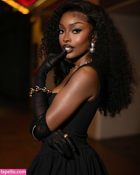 Coco Watson erwachsene nette foto