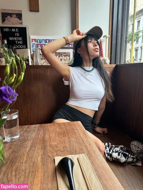 Lisa Tung nackt perfekte bild