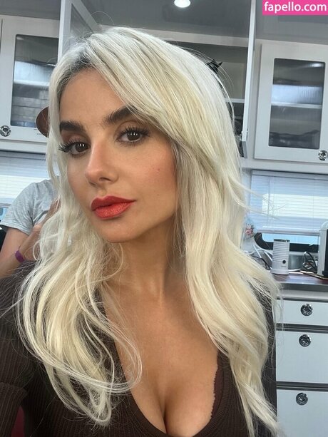 DCU Women kunst schöne foto