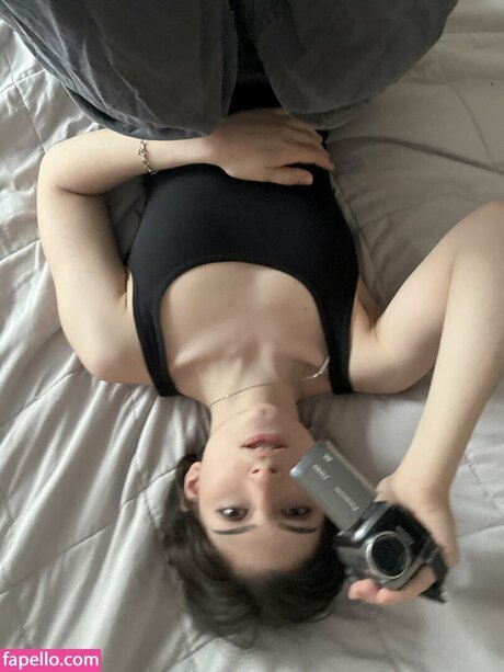 Squirtstain model nackt fotos