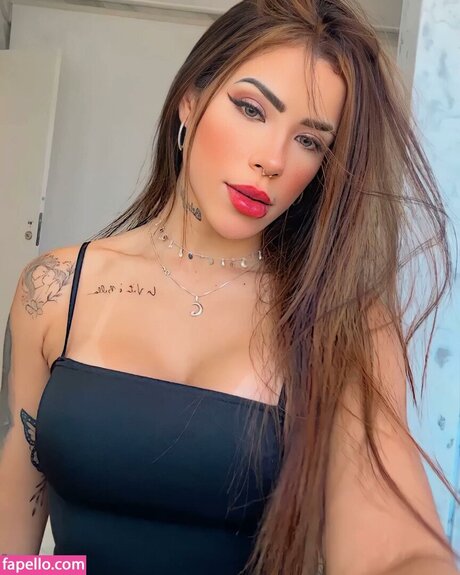 fitnessstudio-influencer onlyfans nacktheit fotos