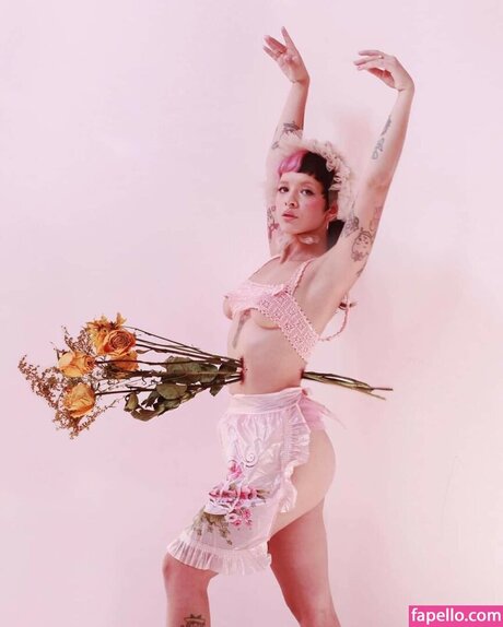 Melanie Martinez schauspielerin sexy bilder