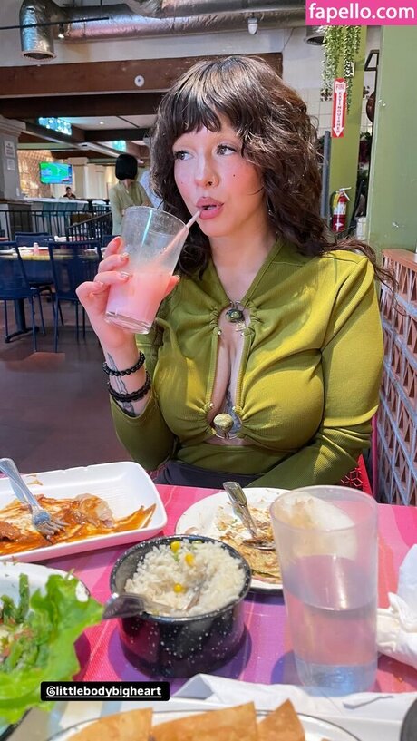 Melanie Martinez schauspielerin nackt galerie