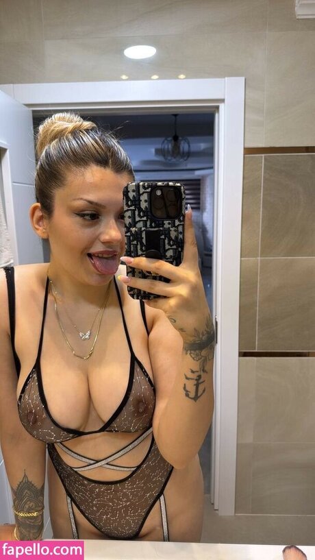 Simge Baranko lu top nackt fotos