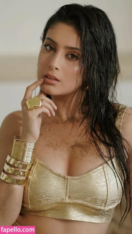 Isha Malviya nackt kostenlose bild