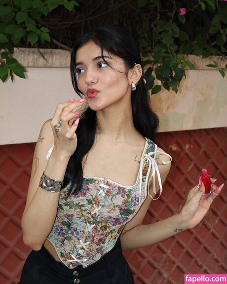 ishitasgj nacktheit perfekte galerie