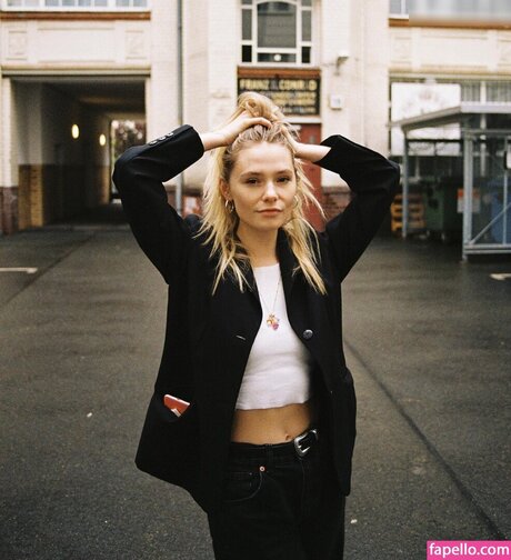 Esther Graf schauspielerin perfekte fotos