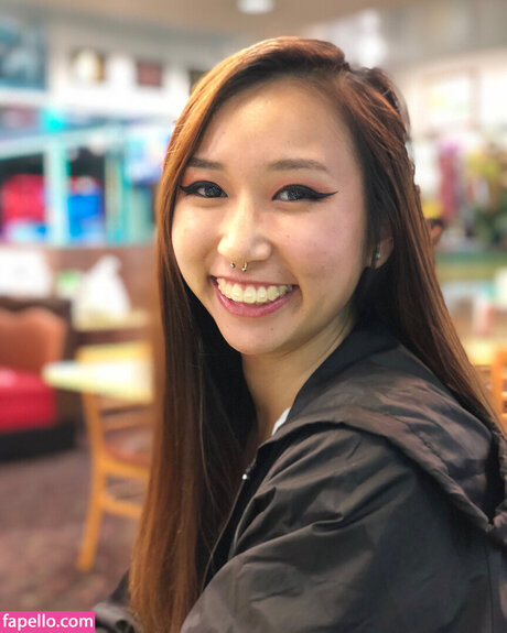 Sophia Phan pornostar kunst foto