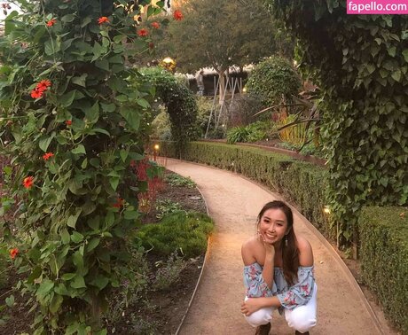 Sophia Phan hd nackt bild