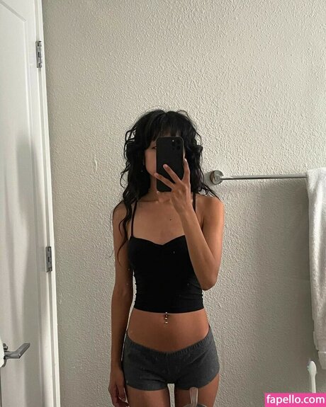 Aislinn Ritchie nackt akt bilder