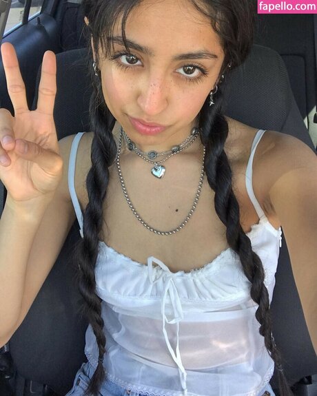 Aislinn Ritchie erotische erwachsene foto