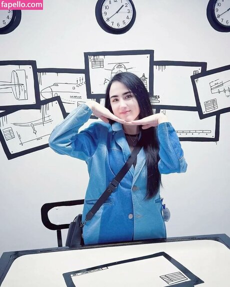 Amy Roberts model akt bilder