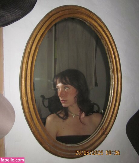 Holly Humberstone nackt hd fotos