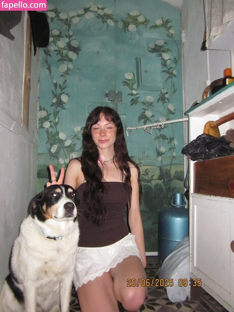 Holly Humberstone hd akt fotos