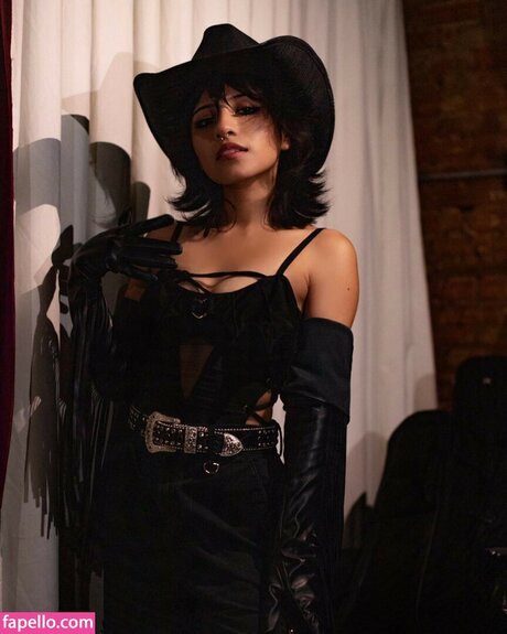 Violent Vira xxx pornographische bilder