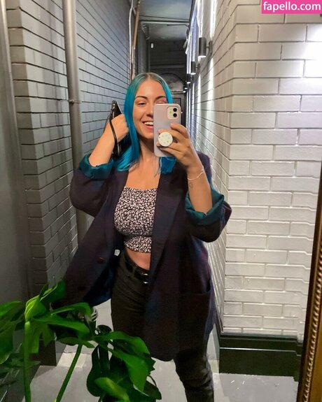 NicsandNacs pornostar bild