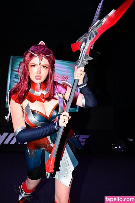 Elena Kyalviyainen perfekte hübsche foto