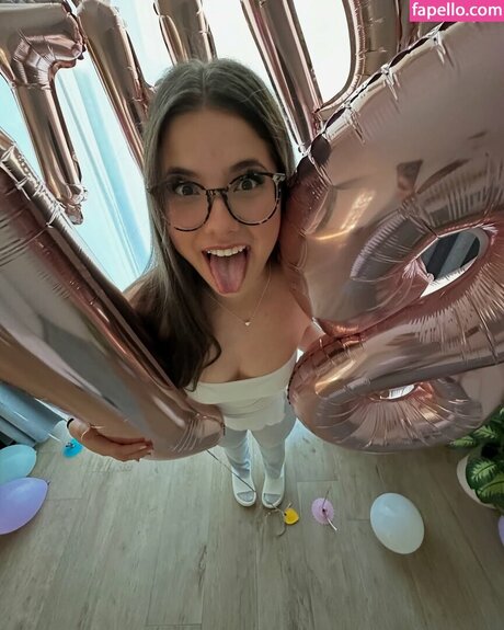 Lilousecret schauspielerin exklusive foto