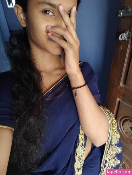 Khadija Fathima nackt bilder