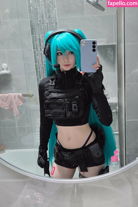 Celebi cos nacktheit akt bild