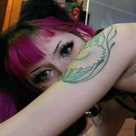 Lucyluucid erotische nackt galerie