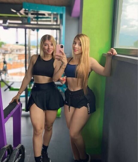 Gemelas Villada xxx nacktheit fotos