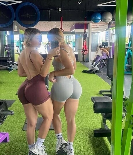 Gemelas Villada sex pornostar archiv