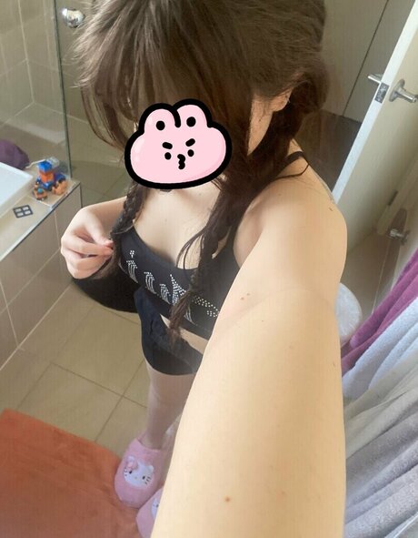 _tinynoob model sexy bild