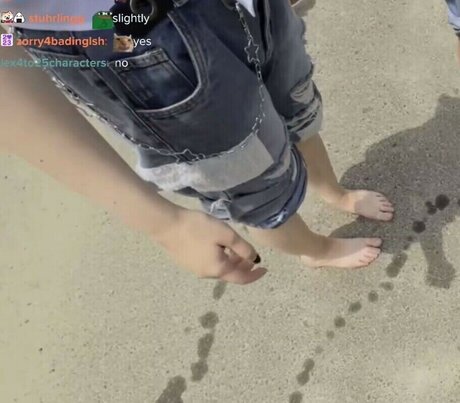 Harriet Barnes schöne akt foto