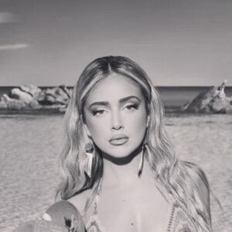 Ana Mena heiße kunst fotos