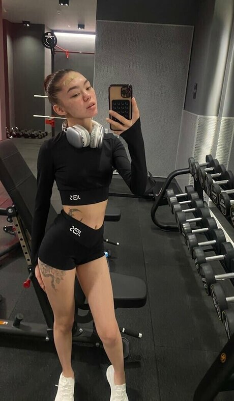 Kwini Kim hübsche erwachsene bilder