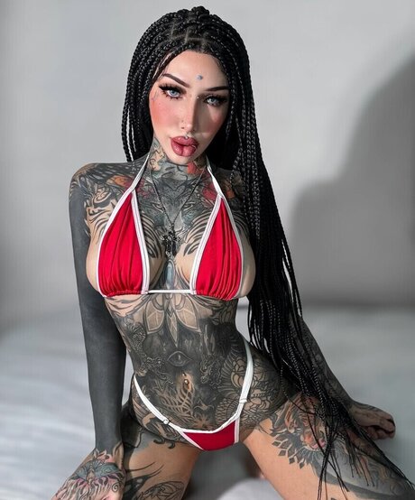 Divinajuventu pornostar sexy foto