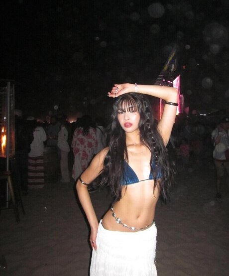 Sophia Laforteza sexy top archiv