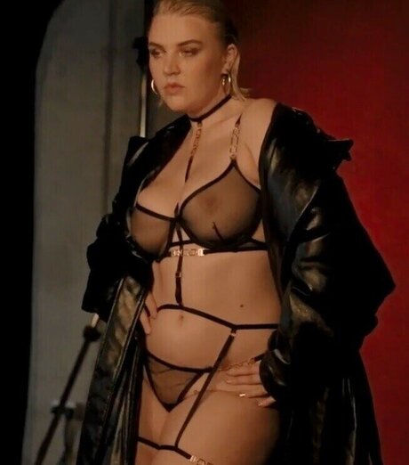 Rebecca Lucy Taylor model pornografische foto