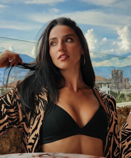 Vanessa Munley schöne nackte foto