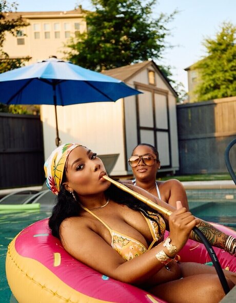 kortynie nacktheit pornographische bilder