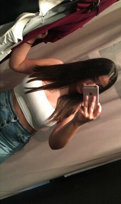 Zeneia s ASMR erwachsene nette fotos