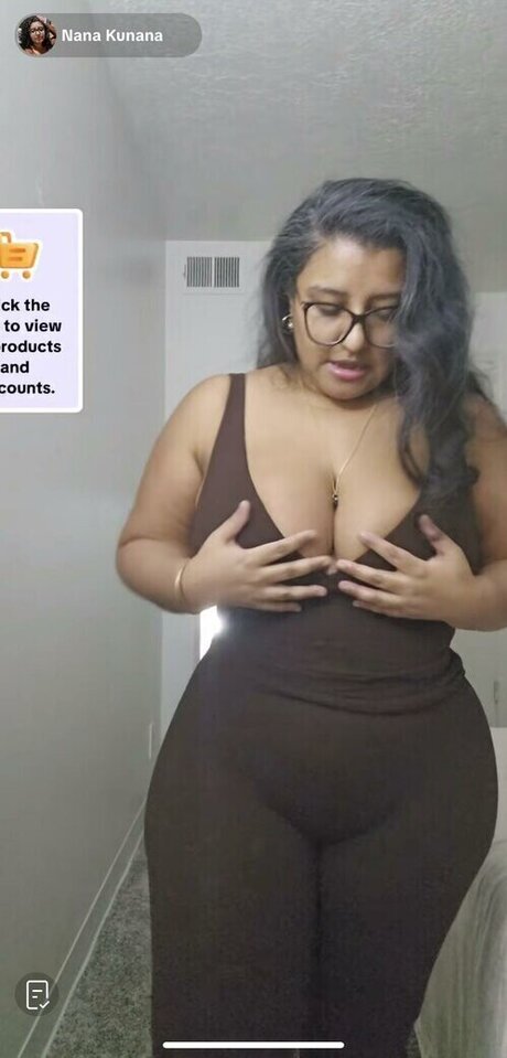 Nana kunana model erotische foto