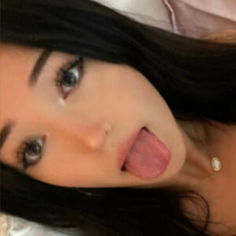 Barelyemily Keytobea perfekte foto