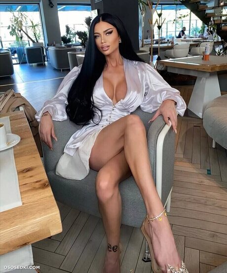 Adina Tatiana model fotos