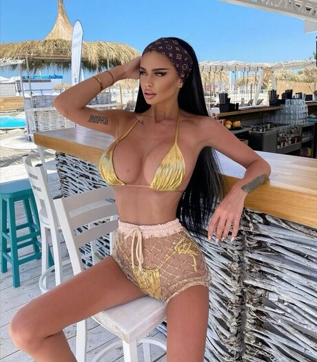 Adina Tatiana hübsche schöne bild