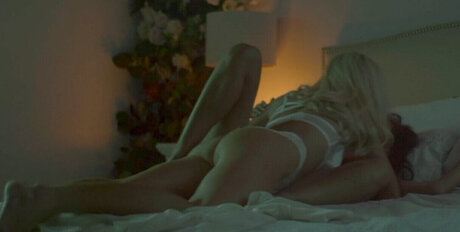 große blonde onlyfans kunst schöne fotos