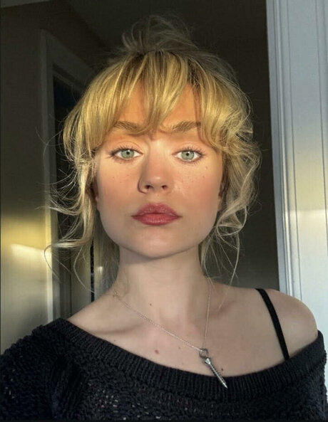 Ella Ballentine hd nette fotos